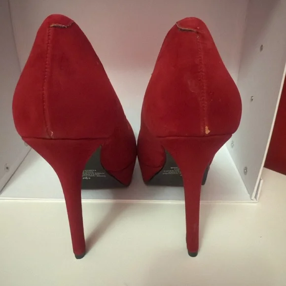 Vibrant Red Suede Heels with Rounded Toe - Picture 3 of 7